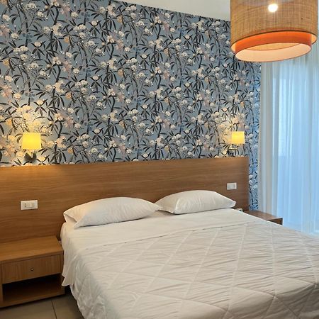 Hotel Majorca Sul Mare In Centro A Riccione Ngoại thất bức ảnh
