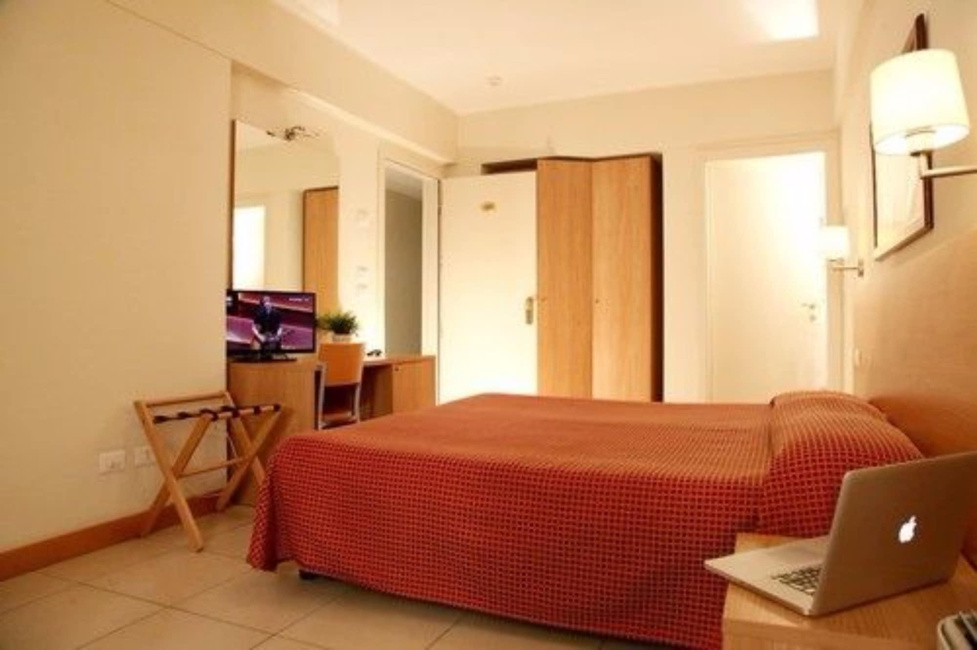 Hotel Majorca Sul Mare In Centro A Riccione Ngoại thất bức ảnh