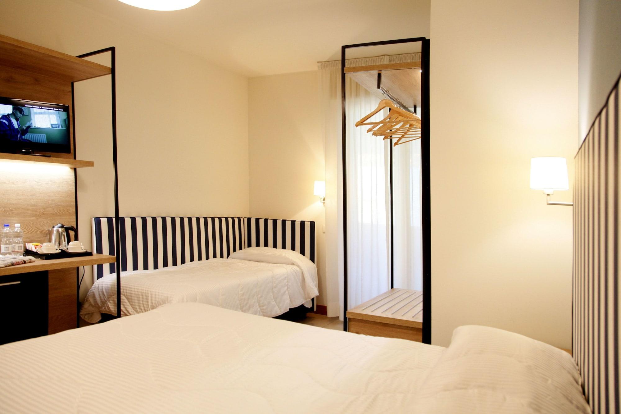 Hotel Majorca Sul Mare In Centro A Riccione Ngoại thất bức ảnh
