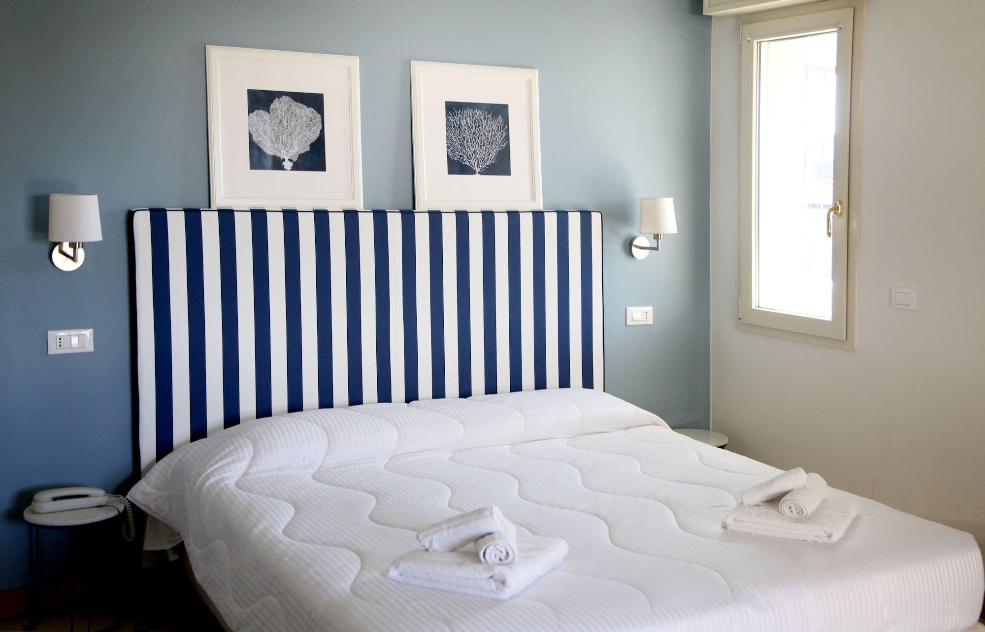 Hotel Majorca Sul Mare In Centro A Riccione Ngoại thất bức ảnh