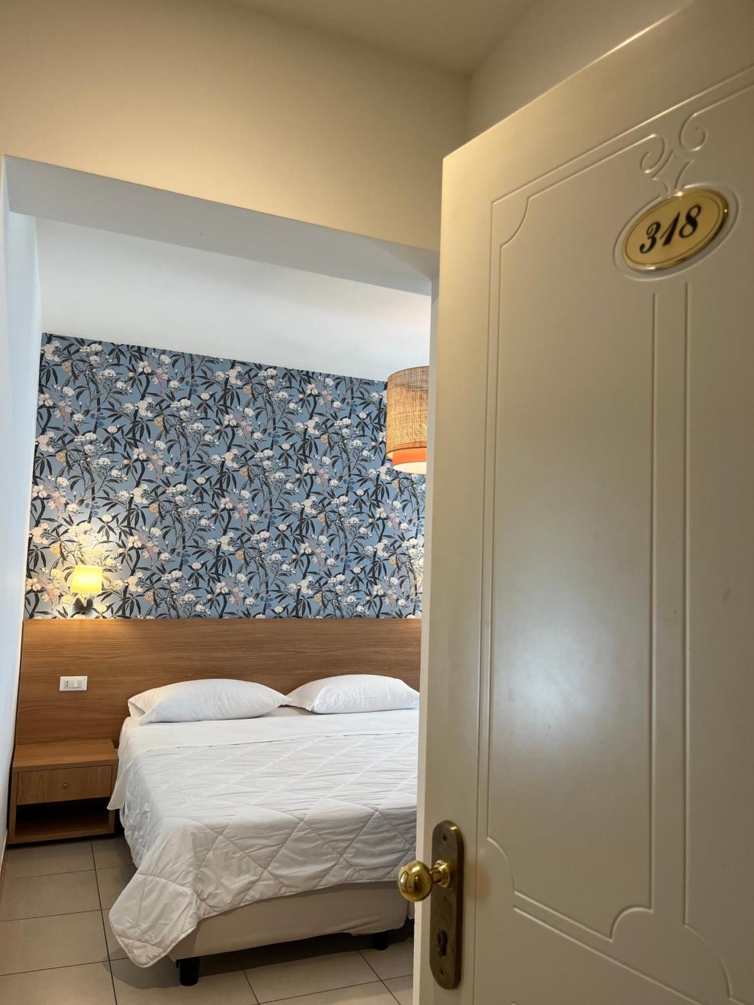 Hotel Majorca Sul Mare In Centro A Riccione Ngoại thất bức ảnh